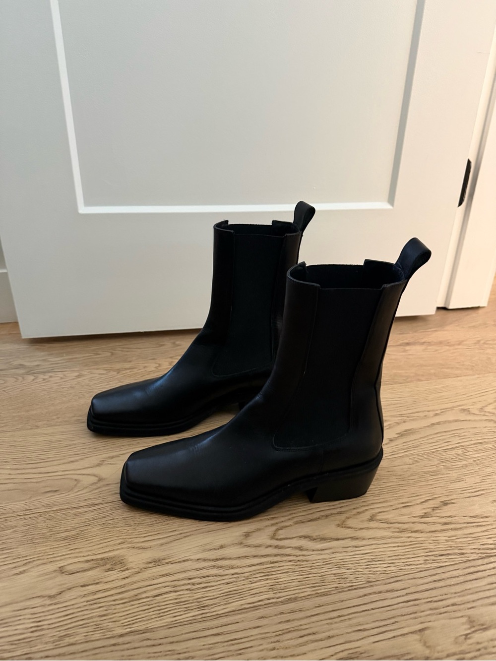 Gravitypope Black Leather Square-Toe Chelsea Boots Women Size 40